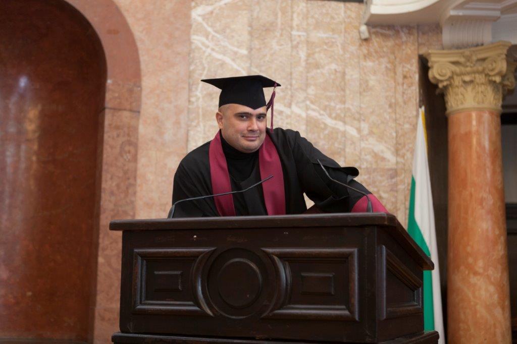 д-р Любомир Бакърджиев